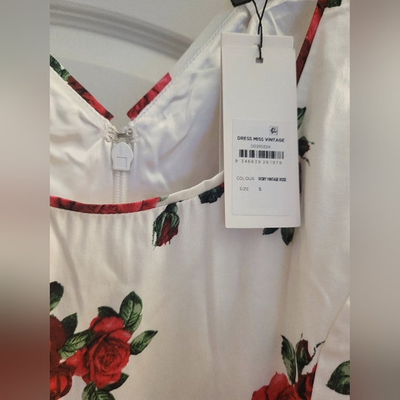 ⚘️City Chic Limited Edition Midi Dress🌹 - Picture 4 of 14